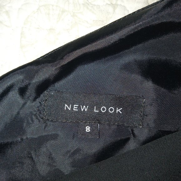 Black asymmetric sleeveless dress - Picture 3 of 3